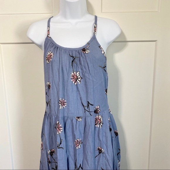 Wallflower spaghetti strap criss cross back blue floral dress size Medium - Picture 3 of 7